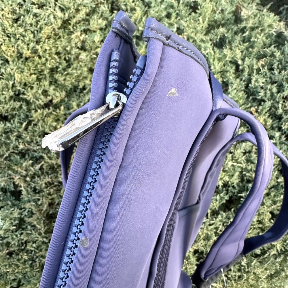Caraa x Athleta Everyday Vinyasa Tote Navy Blue Gym Bag NWT - Picture 11 of 16